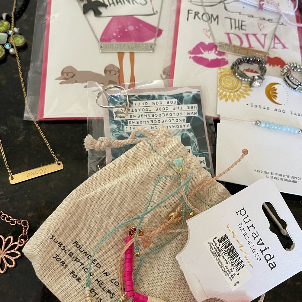 🎈SOLD🎈Massive jewelry bundle! Over 60 pieces! - Picture 3 of 6